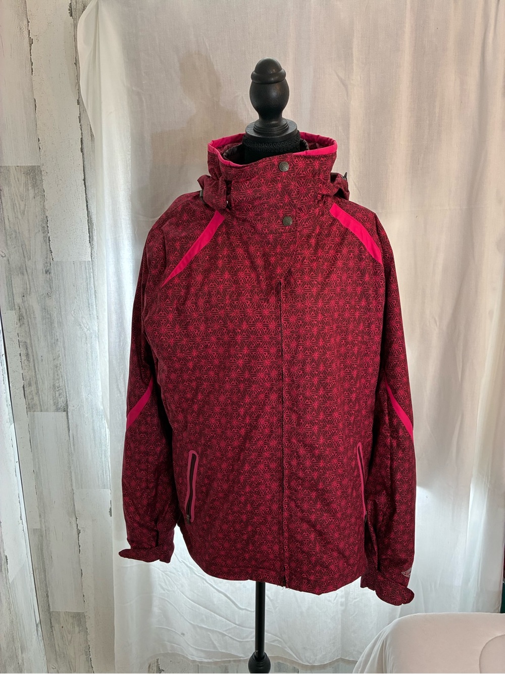 Columbia  Bugaboo sportswear Maroon Jacket with Pink Patterned Hood Trim Sz XL